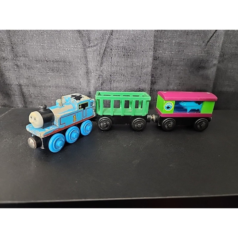 Thomas & Friends Wooden Railway Sodor Engine, Circus Train & Aquarium Cars Vtg